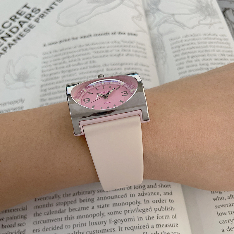 XONIX クォーツ女性の新しいファッション腕時計水泳ダイビ - Waterproof Diving Watch のレビューと価格