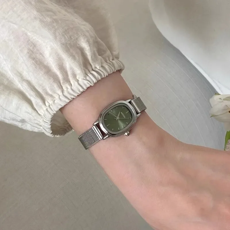 小さなオーバルダイヤルグリーン腕時計シンプルなステンレス鋼レ - Minimalist Thin Watch のレビューと価格