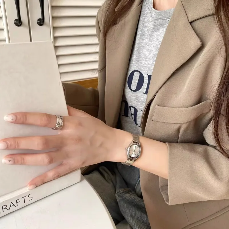 小さなオーバルダイヤルグリーン腕時計シンプルなステンレス鋼レ - Minimalist Thin Watch のレビューと価格